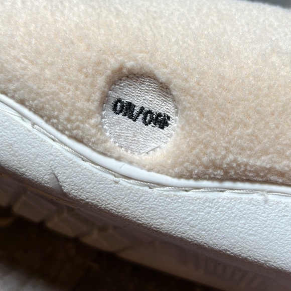 Healthometer Slippers Women's Size 8-11 Model HM2135 - Picture 4 of 6